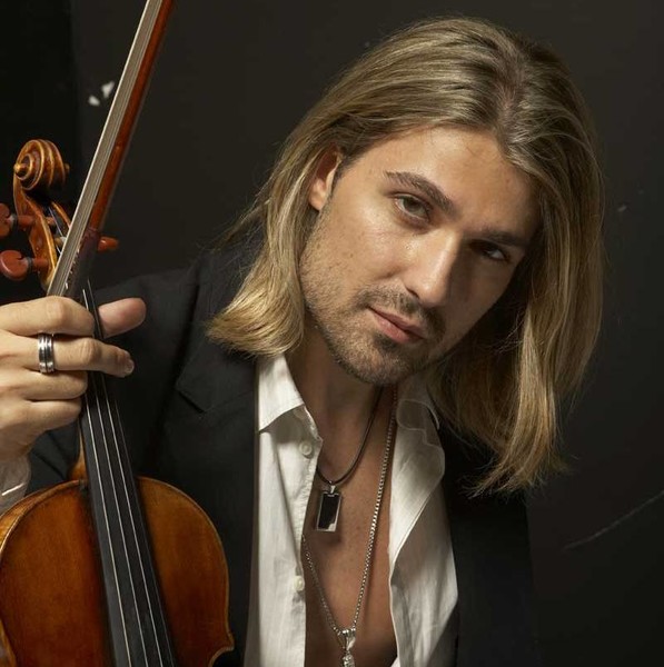 Дэвид гарретт слушать. Дэвид Гарретт. Скрипач David Garrett foto. Дэвид Гарретт с семьей. Современные музыканты.