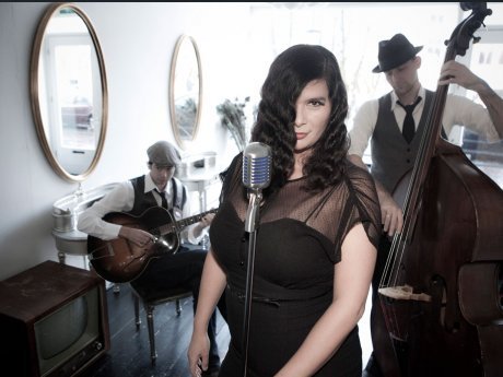 WhoSheDo - G String Swing